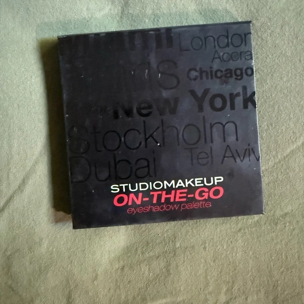 Studio Makeup On The Go Matte and Shimmer Eyeshadow Palette
